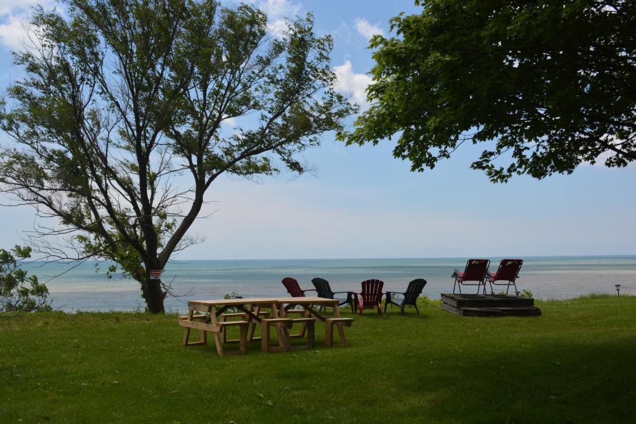 Birds Point Cottage On A Cliff Facing Lake Erie. Wheatley Экстерьер фото
